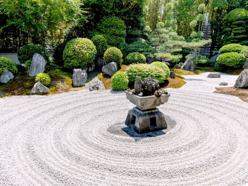 We create Japanese gardens that will not fade away over the years.